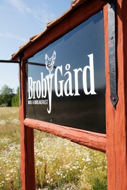 Broby Bed&Breakfast entréplan Nyköping Esterno foto